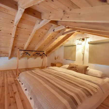 Hétvégi ház Neamakri Bungalow